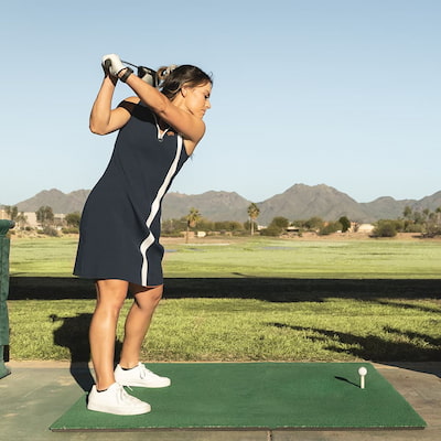 Books Nader at Driving Range